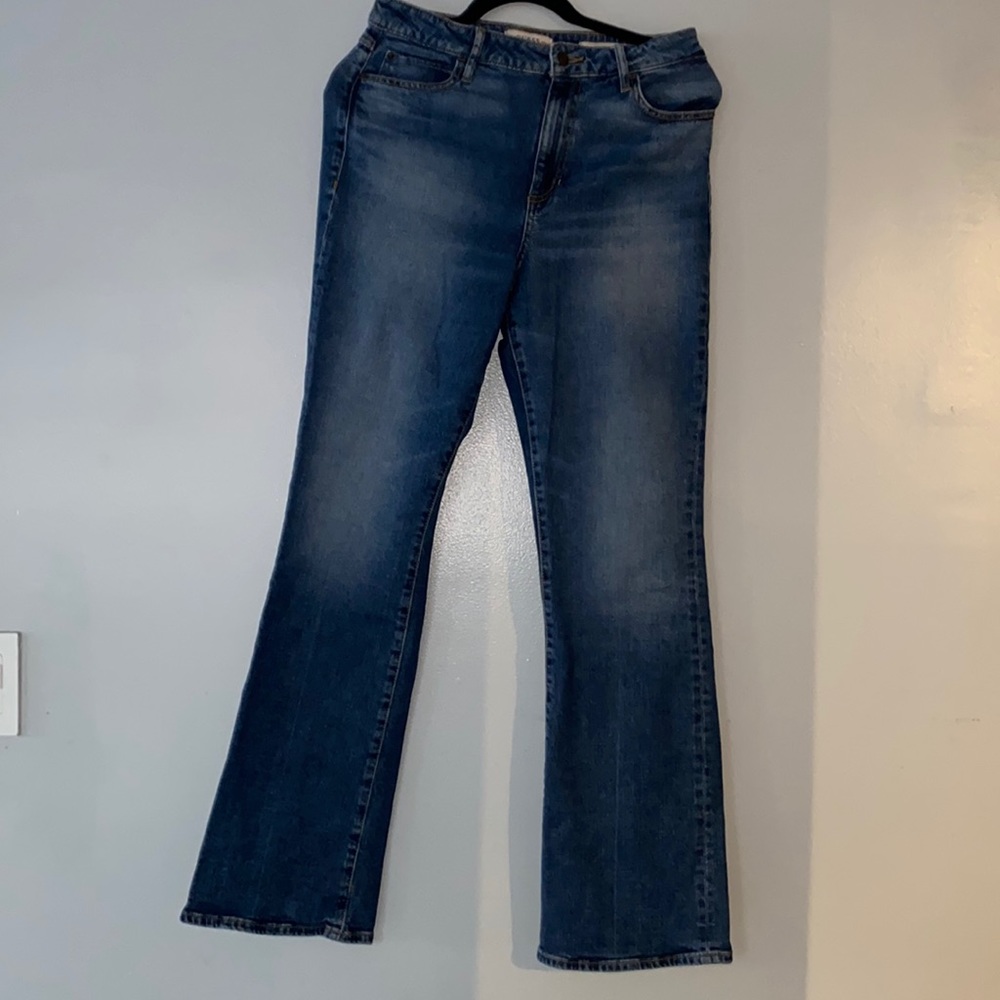 Guess sky high rise boot jeans . Size 29